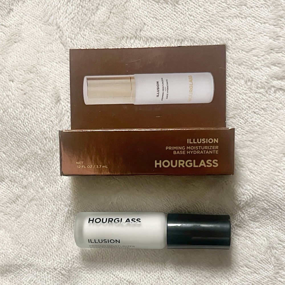 Hourglass Illusion Priming Moisturizer trial size